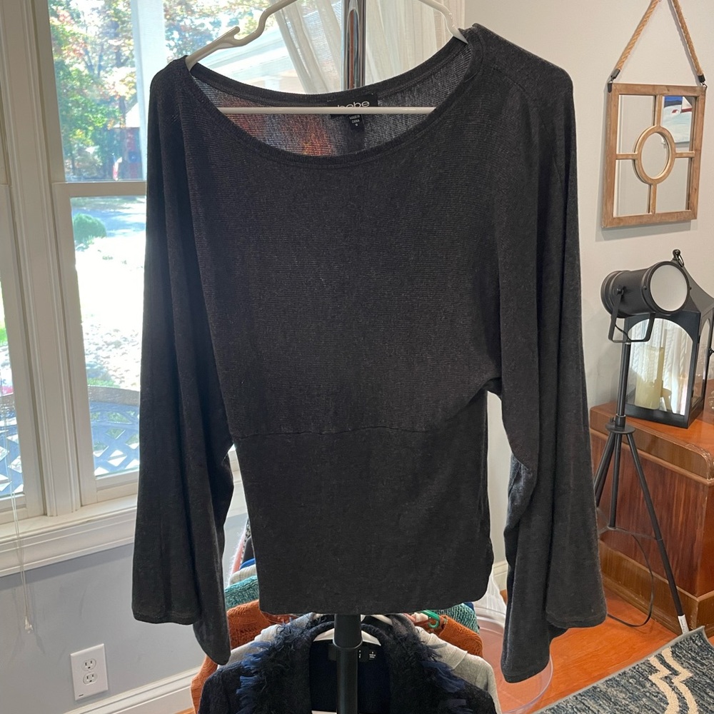 Womens Gray BeBe long sleeved tunic.